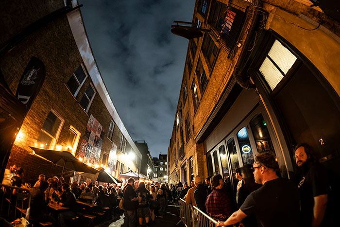 Crowd @ Desertfest London 2025 - Photo by Jessy Lotti